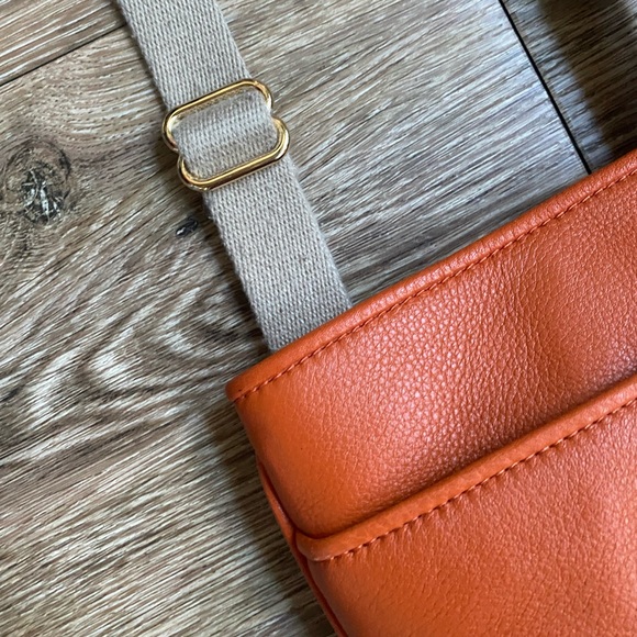 EUC Michael Kors Orange Pebbled Leather Crossbody Bag - Picture 9 of 15